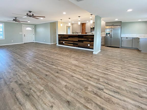 4th image of 1608 Long Ave