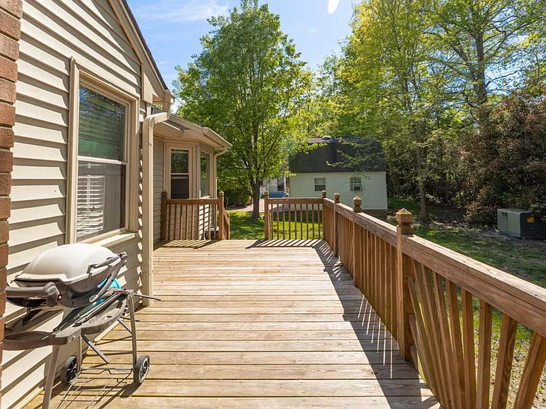 917 Fox Ridge Trl — Photo 31