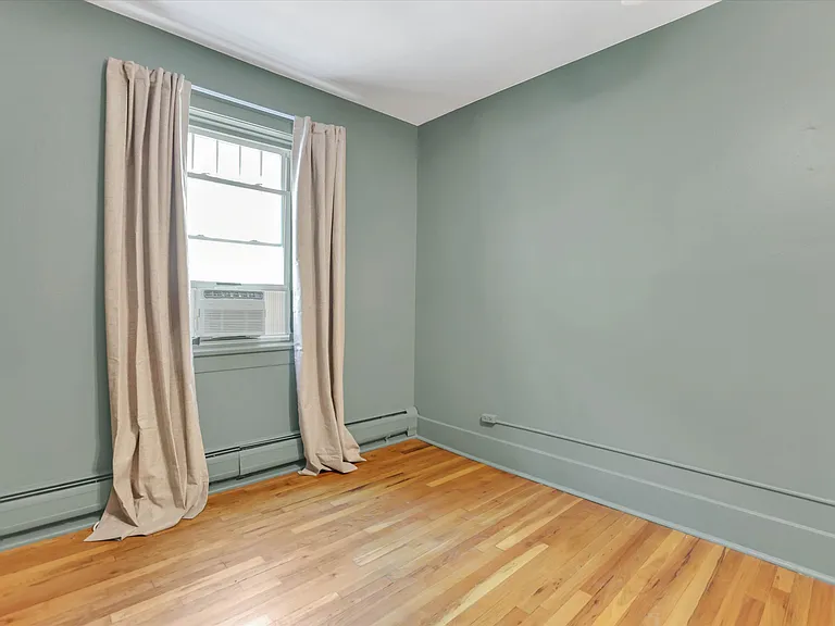 1275 N Clarkson St — Photo 16