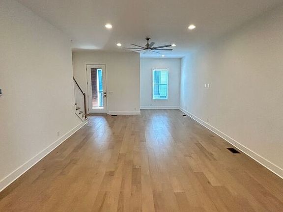 5th image of 1011 44th Ave N #4