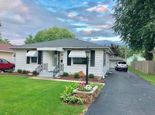 1814 Oakland Ave, Crest Hill, IL 60403