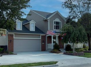 621 Creeks Edge Dr, Newark, OH