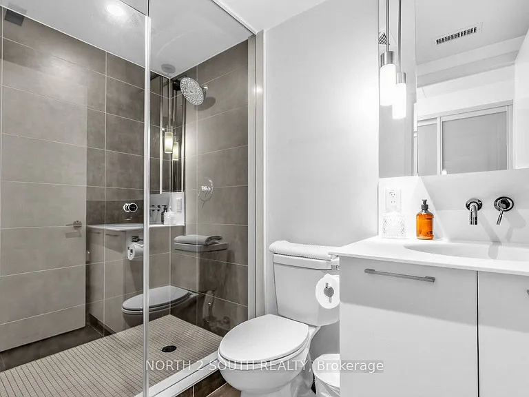 95 Bathurst St #225 — Photo 14