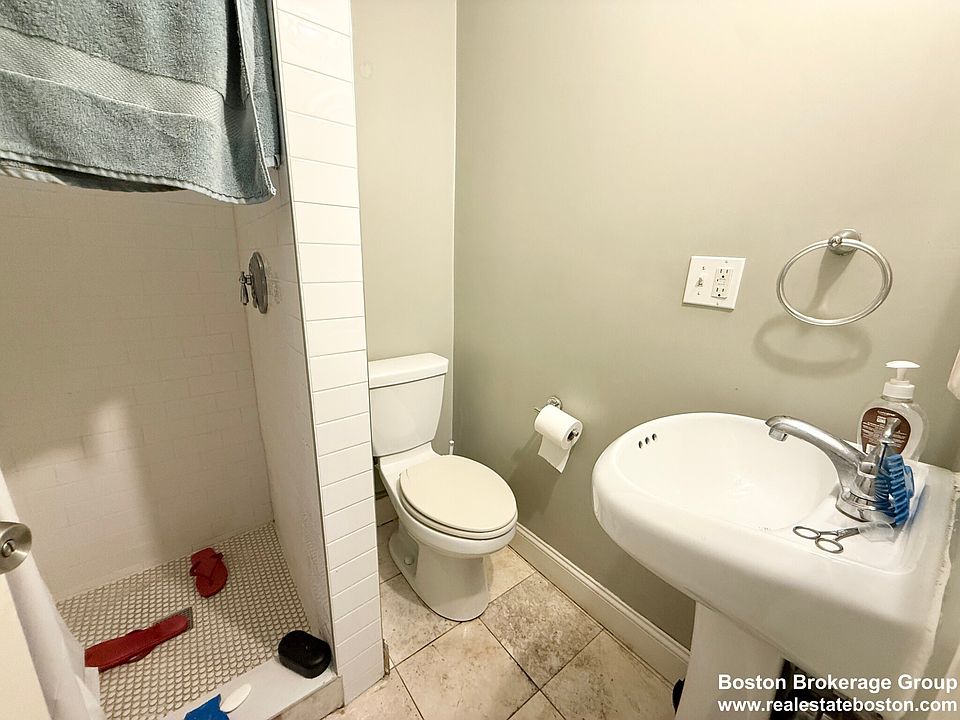 1st image of 3977 Washington St #1