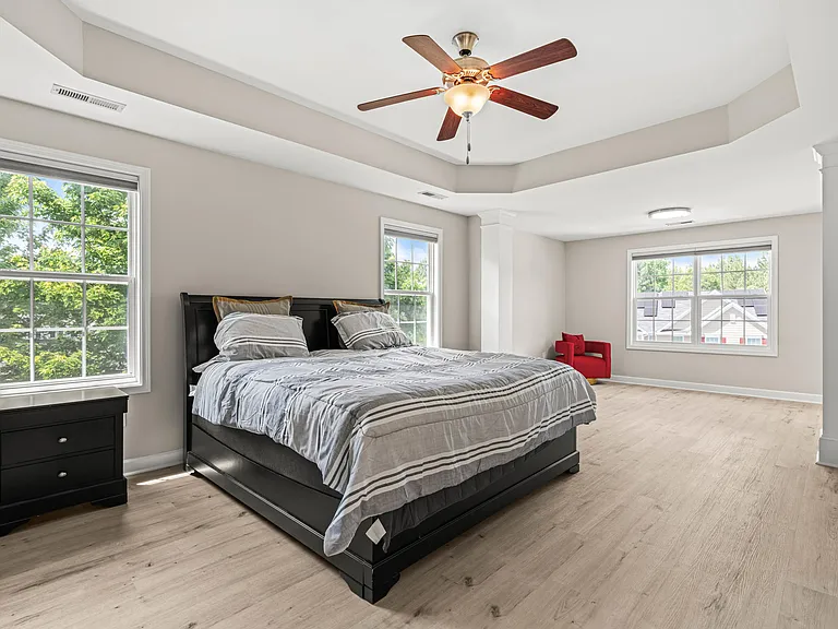 900 Vandalia Dr — Photo 16