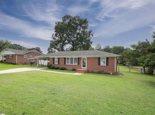 5 Hampshire Dr, Taylors, SC 29687