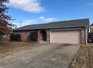 2108 Jefferson Rd, Bartlesville, OK 74006