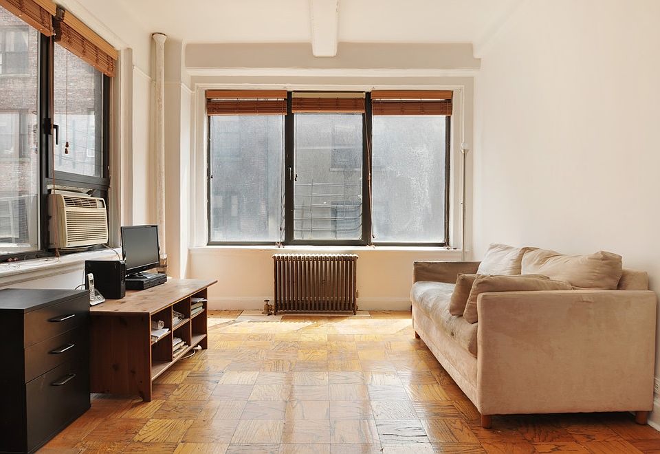 1st image of 118 W 72nd St APT 603