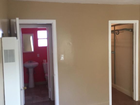 3rd image of 8118 Evergreen Ave