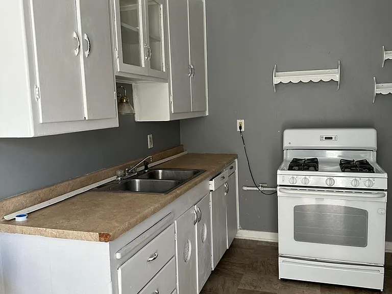 244 E Arcade St #1 — Photo 4