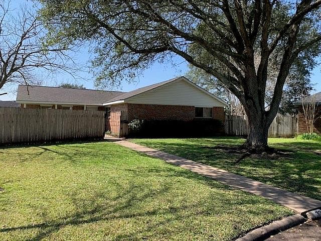 1st image of 3304 Glenmeadow Dr