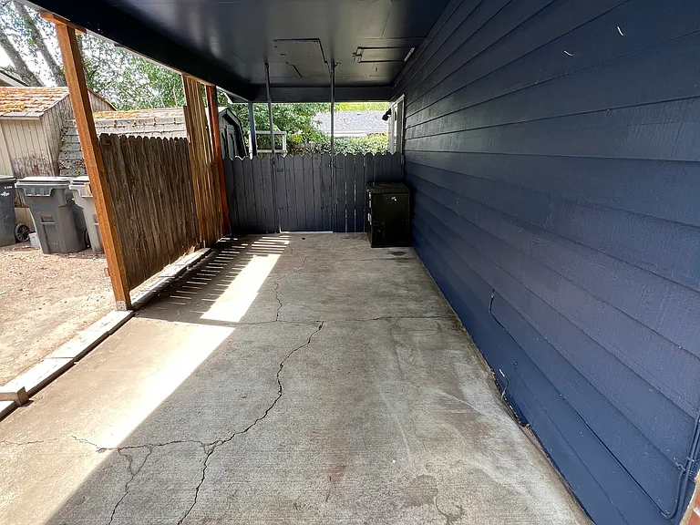 21541 SW Sherwood Blvd — Photo 3