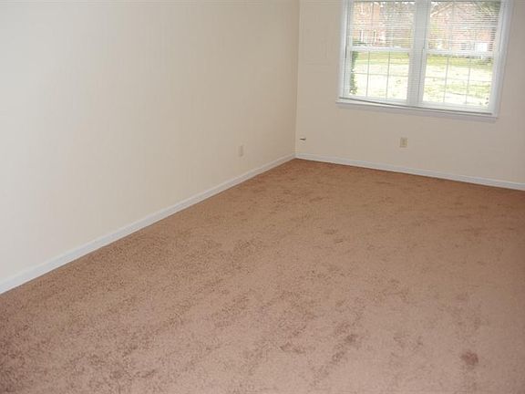 5th image of 9706 Hagel Cir