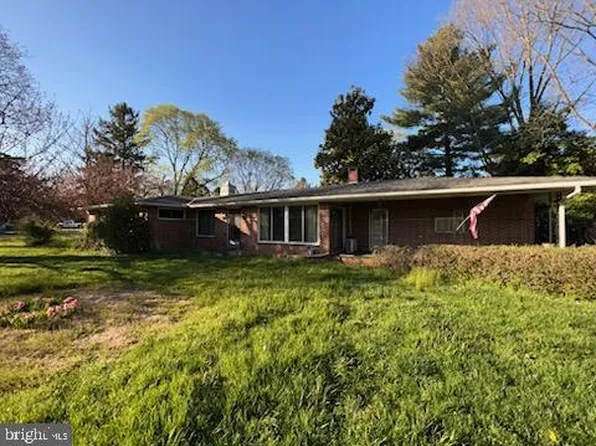 191 E Chestnut St, Clayton, NJ 08312