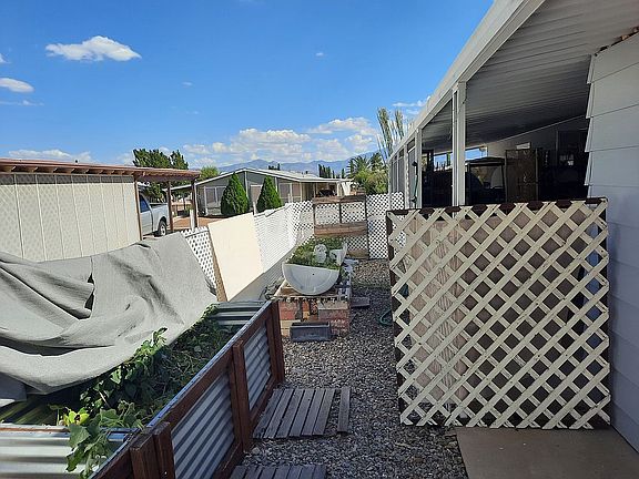 5th image of 108 W Mora Dr