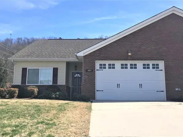 5688 Hickory St, Ooltewah, TN 37363