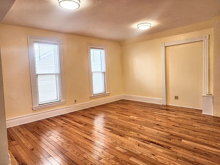 701 Lyon St NE — Photo 6