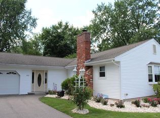 422 River Rd, Lincoln, RI 02865