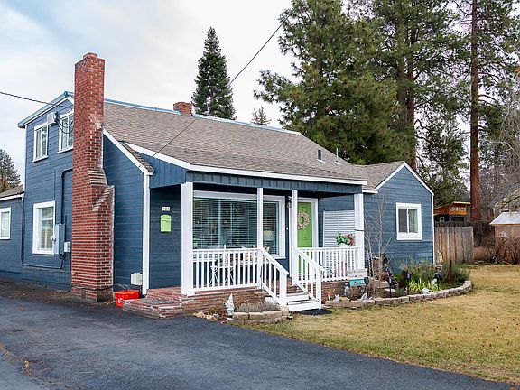 3rd image of 924 NE 9th St