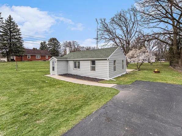 906 Lowell Ave, Jackson, MI 49202