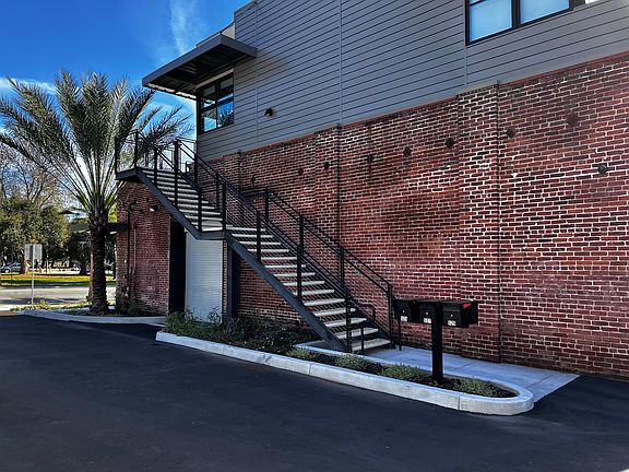 2nd image of 529 S Shamrock Ave