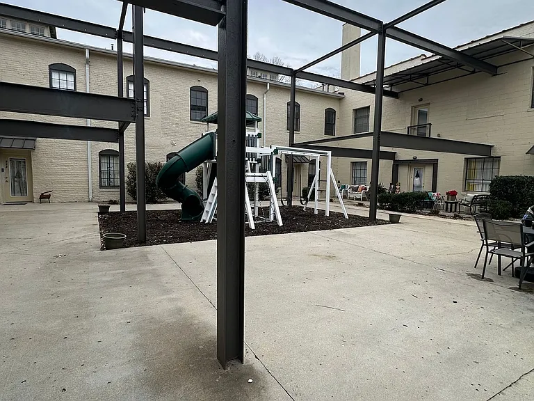 838 S Main St — Photo 13