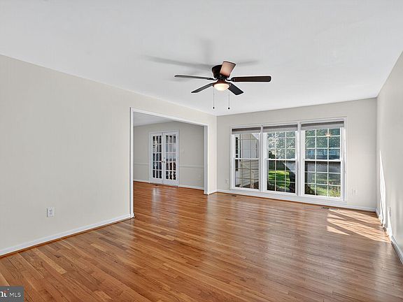 3rd image of 4916 Sunflower Dr