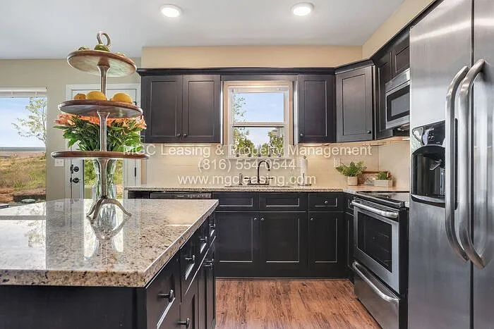 2 bed, 2.5 bath, 1714 sqft, $1,895 — Photo 1