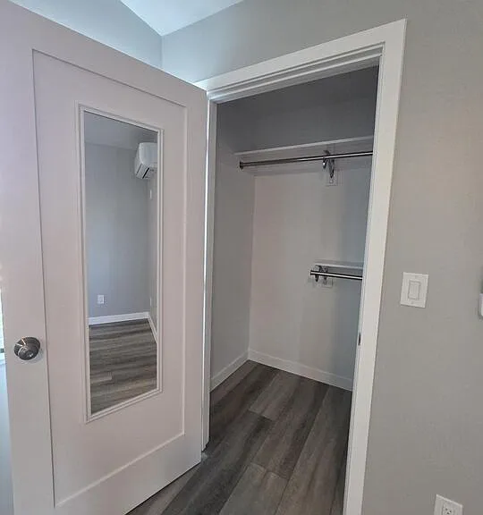 5353 S Harcourt Ave — Photo 13