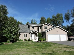 21304 Polly Cir, Chugiak, AK 99567