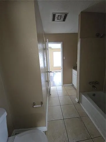 64 Carriage Ln #D — Photo 10