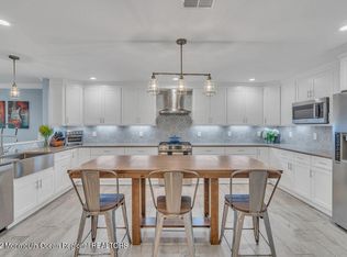 3 Hickory Ln, Little Silver, NJ 07739