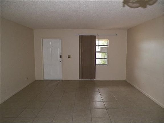 2nd image of 3829 Van Cott Cir