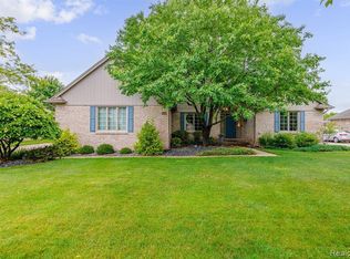 42742 Flis Dr, Sterling Heights, MI 48314