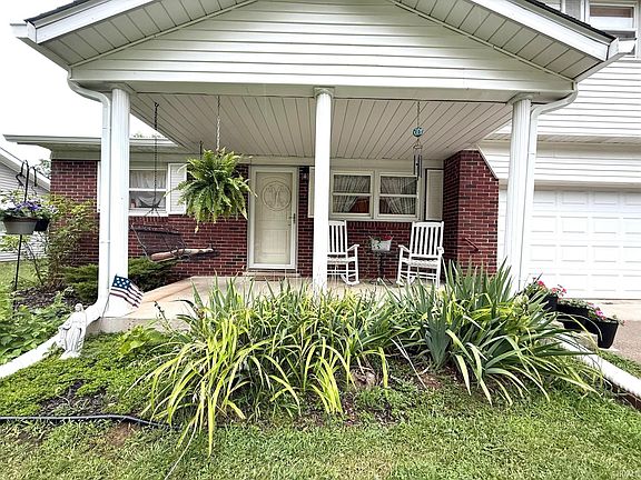 2nd image of 121 Heltonville Rd