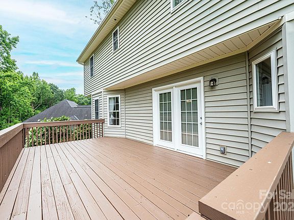 4th image of 2728 Touchstone Cir
