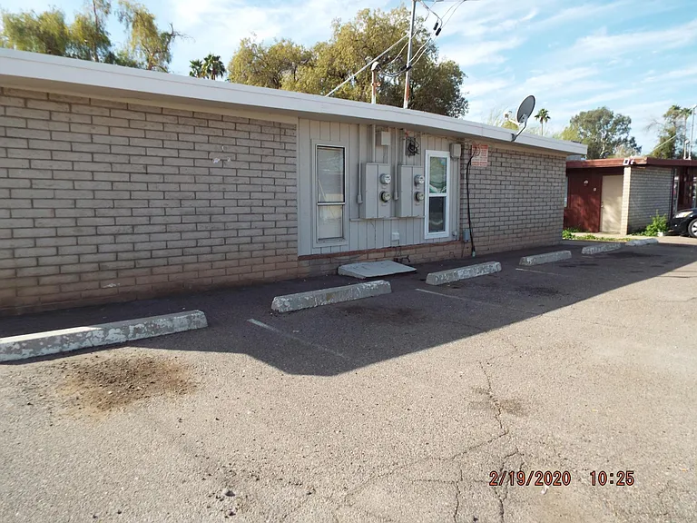 804 W 2nd St #C — Photo 6