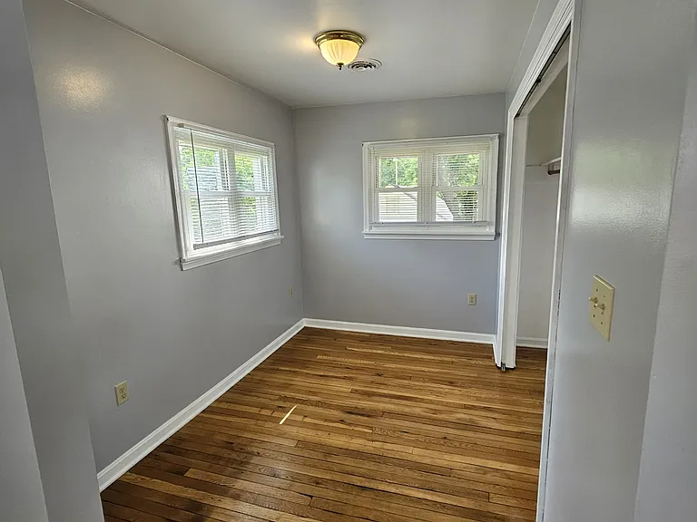 208 E Main St — Photo 23