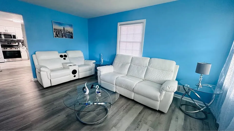 2 bed, 950 sqft, $1,450 — Photo 2