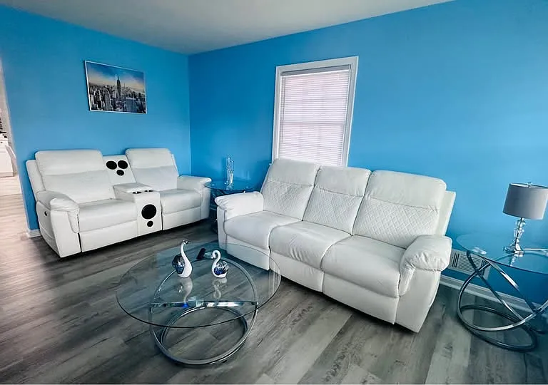 3670 Craig Ave — Photo 2