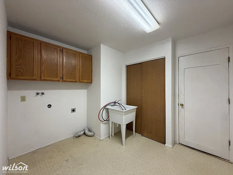 5606 Mount Clemens Way — Photo 18