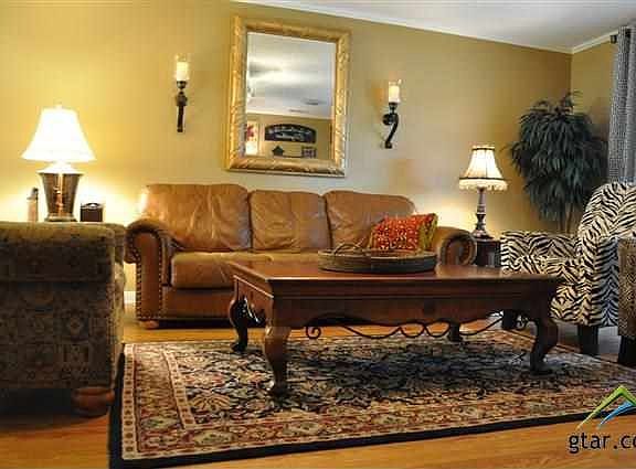 3rd image of 16609 Shadyridge Dr