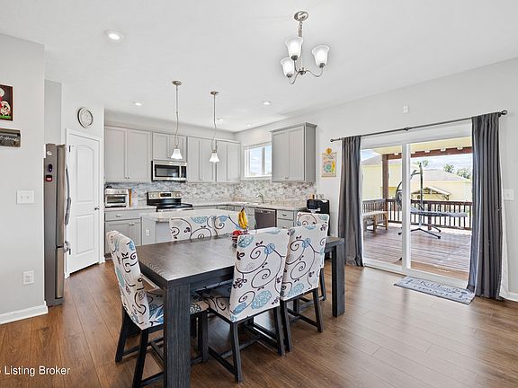 4th image of 518 Williamsburg Dr