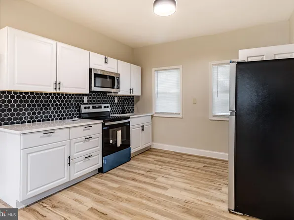 120 Bay St, Carneys Point, NJ 08069