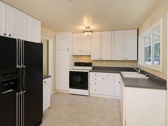 4th image of 5817 E Roosevelt Ave