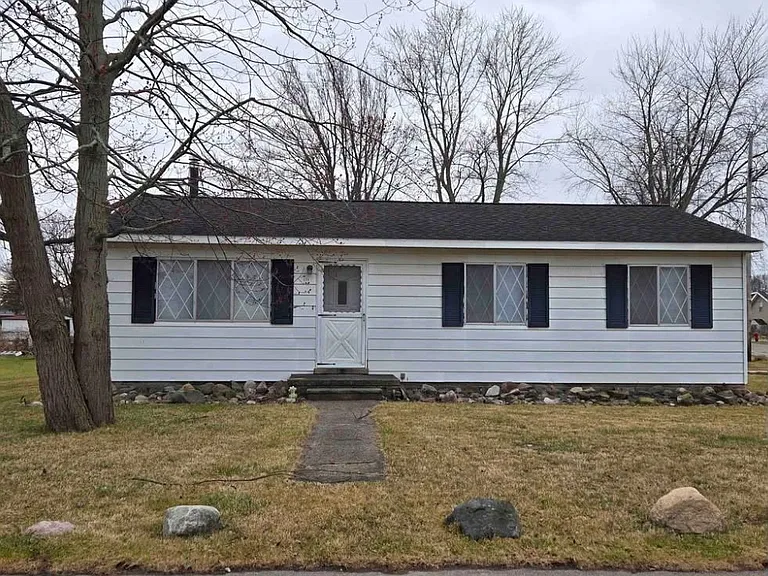 121 N Park Dr — Photo 1