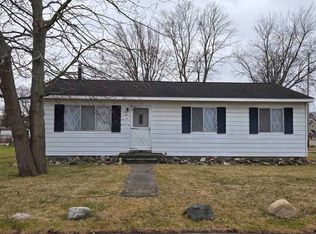 121 N Park Dr, Algonac, MI 48001