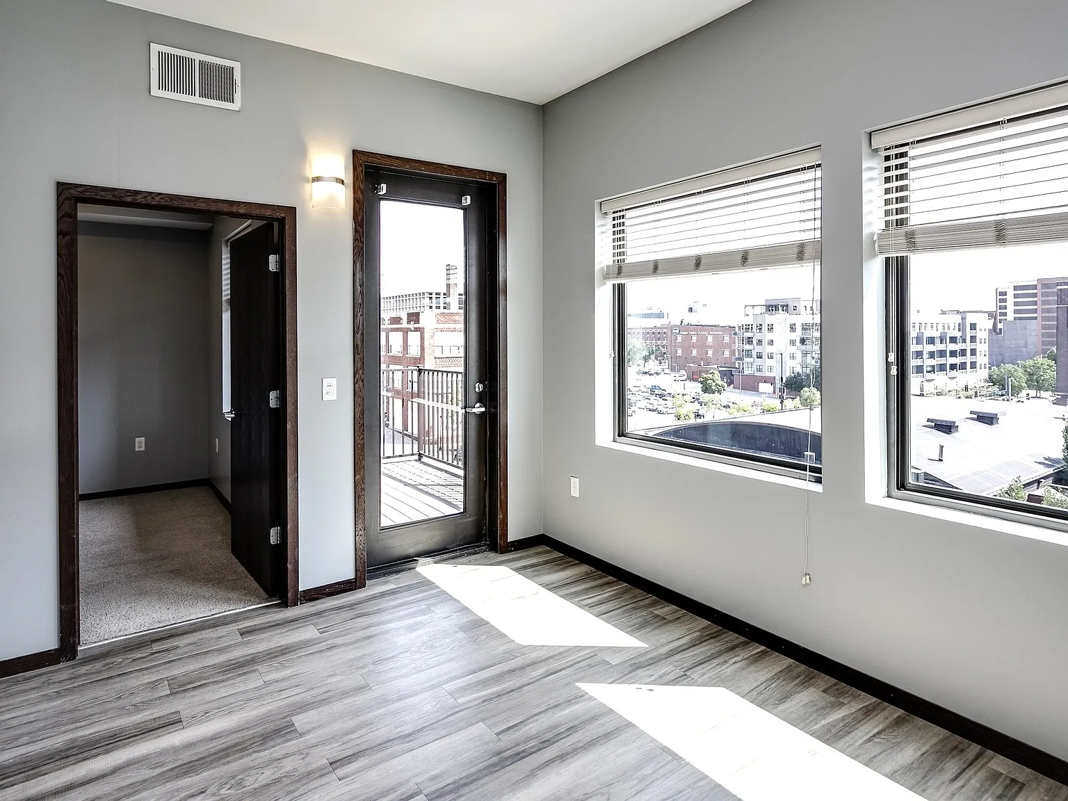 1501 Jackson — Photo 3