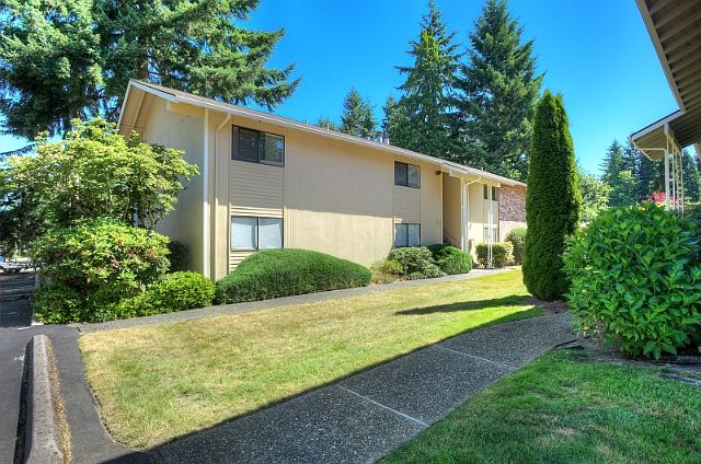 1st image of 1600 149th Pl SE APT 4