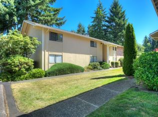 1600 149th Pl SE APT 4, Bellevue, WA 98007
